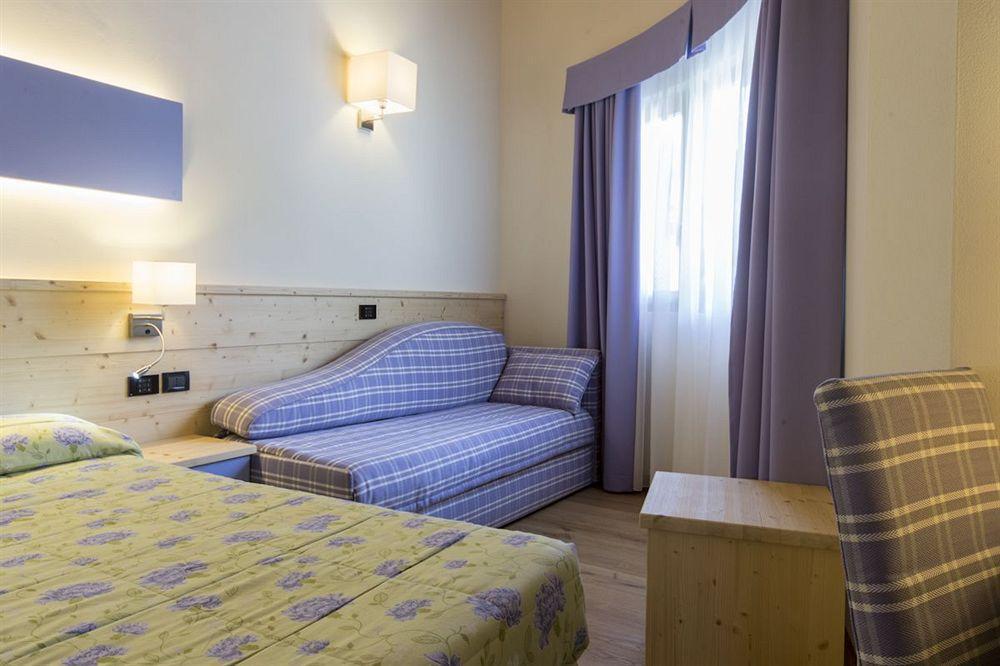 Alpholiday Dolomiti Wellness & Family Hotel 디마로 외부 사진