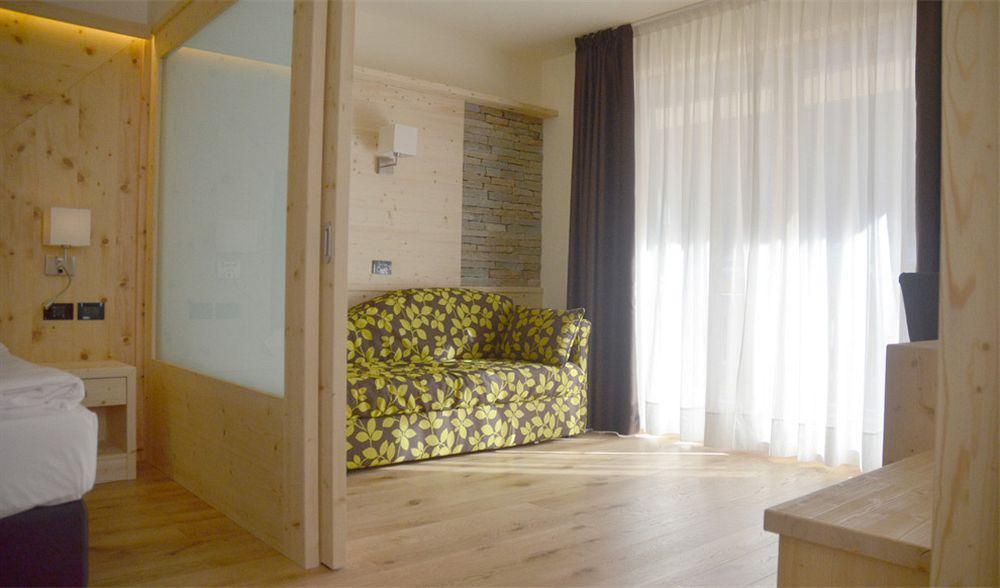 Alpholiday Dolomiti Wellness & Family Hotel 디마로 외부 사진