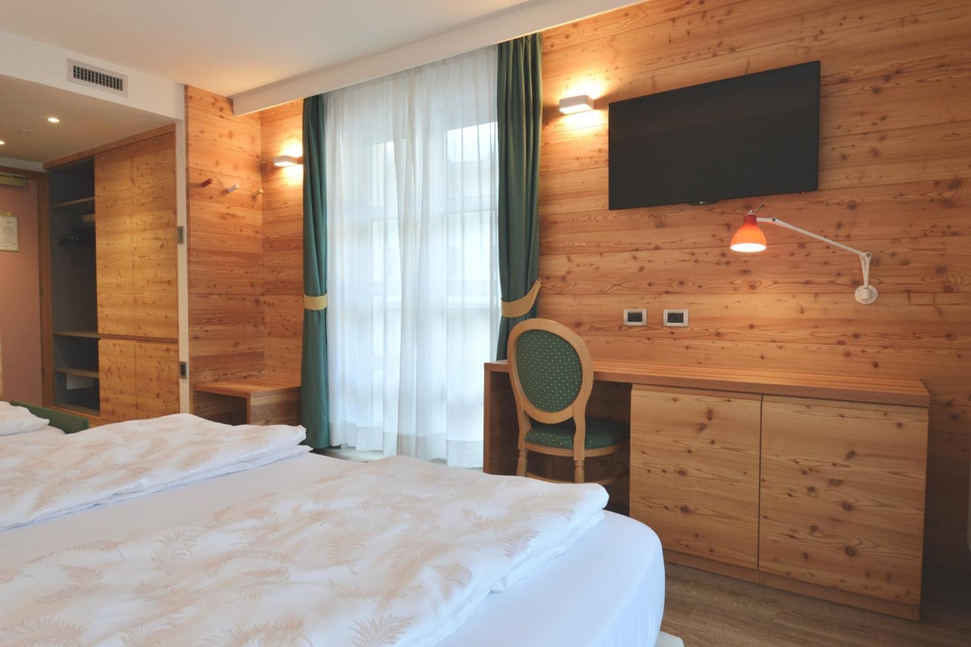 Alpholiday Dolomiti Wellness & Family Hotel 디마로 객실 사진