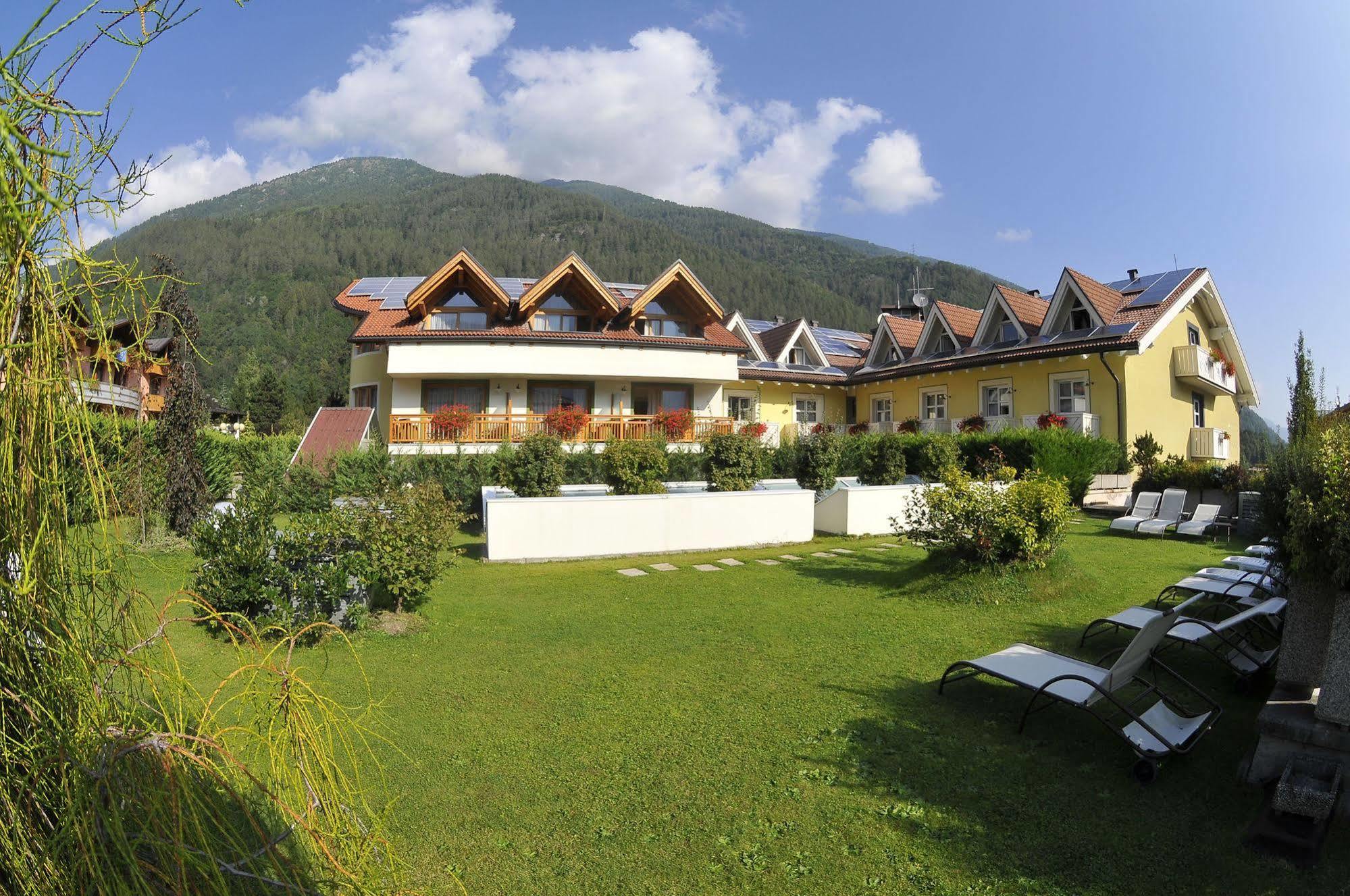 Alpholiday Dolomiti Wellness & Family Hotel 디마로 외부 사진