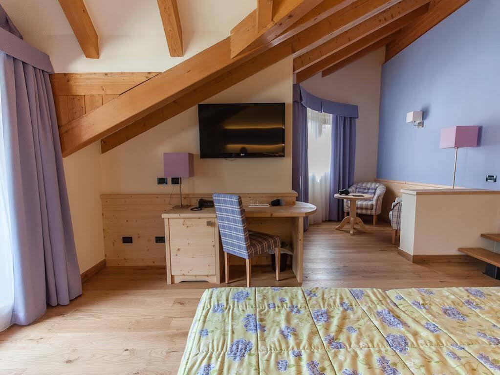 Alpholiday Dolomiti Wellness & Family Hotel 디마로 외부 사진