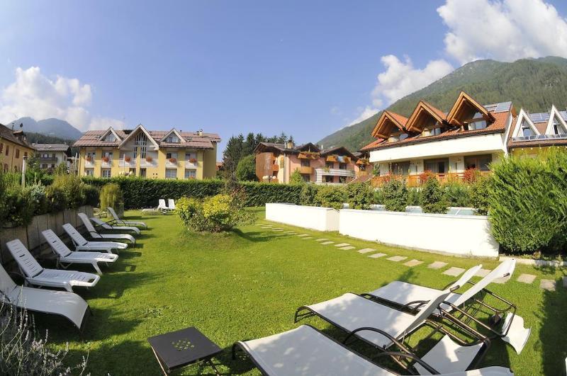 Alpholiday Dolomiti Wellness & Family Hotel 디마로 외부 사진