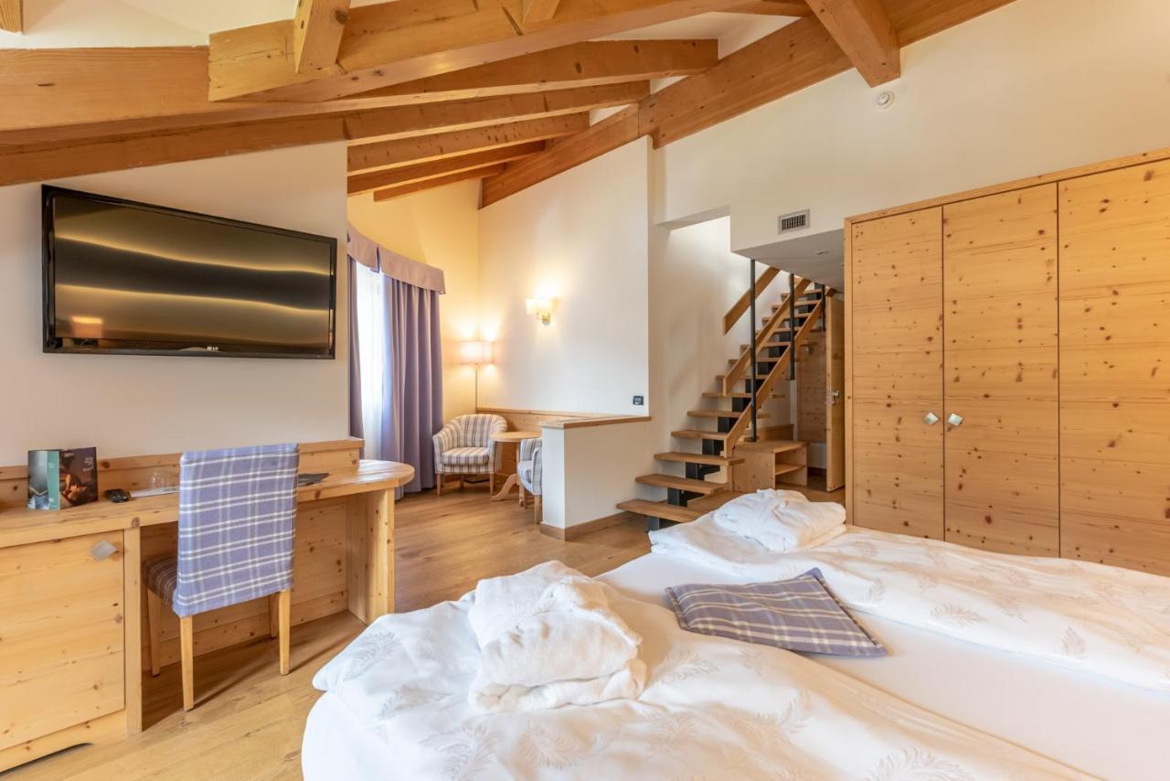 Alpholiday Dolomiti Wellness & Family Hotel 디마로 외부 사진